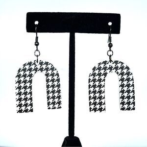 Acrylic handmade houndstooth earrings